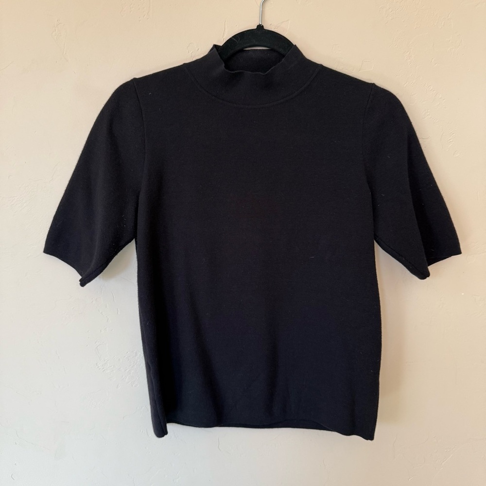 Women’s Black V-Neck Choker Top 
Size Medium - Picture 3 of 3